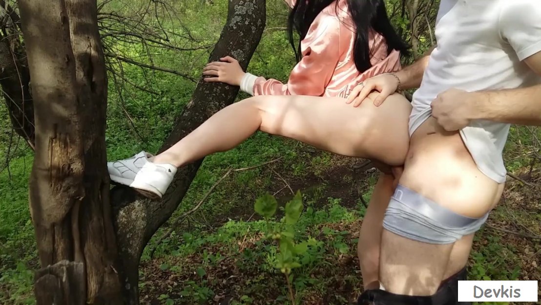 Порно Фото Встретил Девушку В Лесу