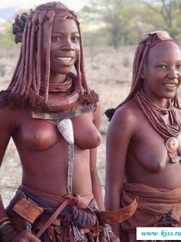Голые племена - Раздетые девки с висячими сиськами
