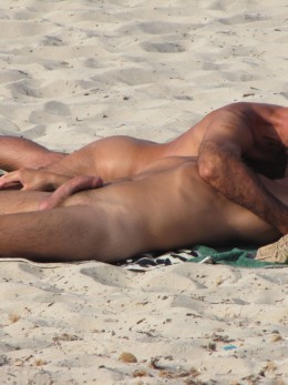 Порно парней на пляже