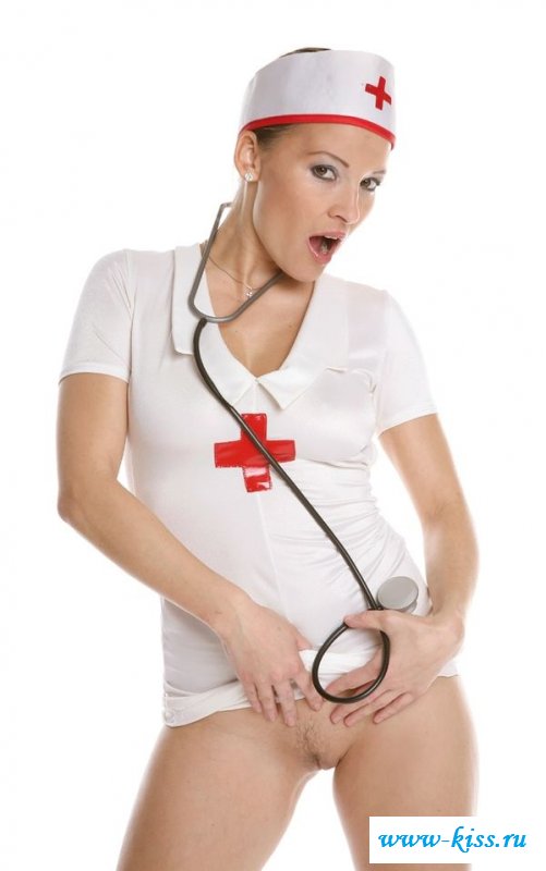 Шикарная медсестра в обтягивающем халате