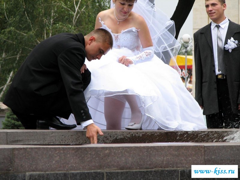 Эротичное белье и письки пьяных голых невест