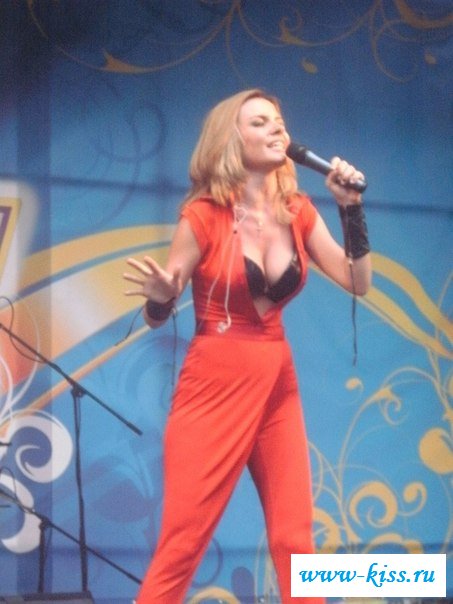 Француженка Эрика с классными сиськами - голые знаменитости