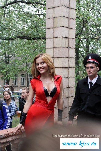 Француженка Эрика с классными сиськами - голые знаменитости