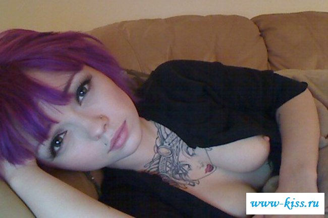 Милые сиськи девушек-готов всем нравятся