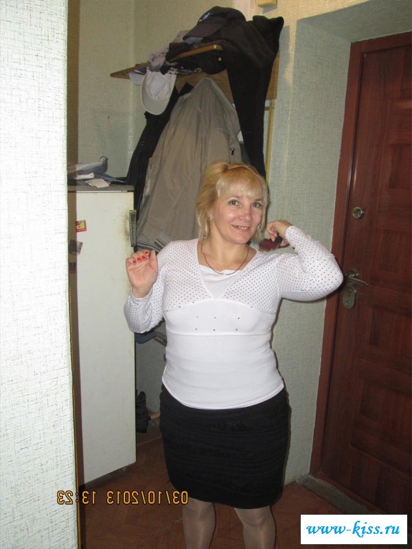 Старушенция легла массировать розовую вагину