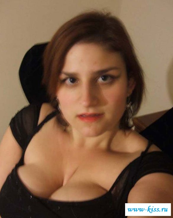 Строгая толстожопая барышня с висячими дойками