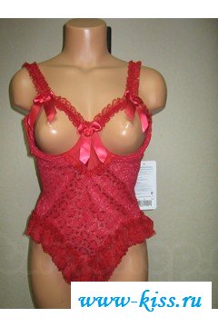 Секс шоп представляет красный сексуальный комбинезон (боди)