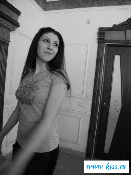 Снимки нескольких эротичных черноволосых королев