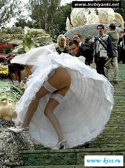 Соблазнение от русских голых невест в платьях - фото