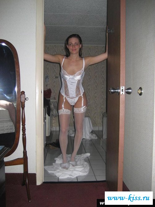 Соблазнение от русских голых невест в платьях - фото