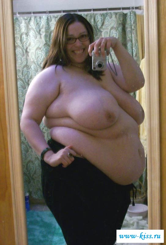 Пампушки делают селфи голых больших сисек - фото