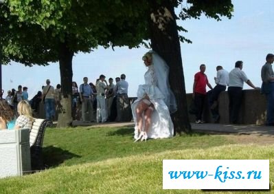Белоснежные платья будущих жён - фото голых невест