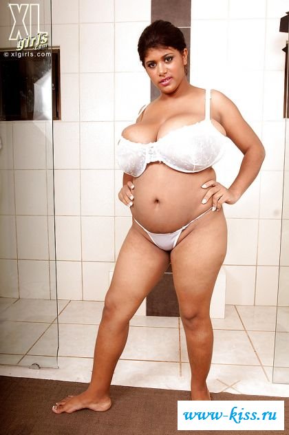 Выдающиеся сисяндры голой толстой мадам