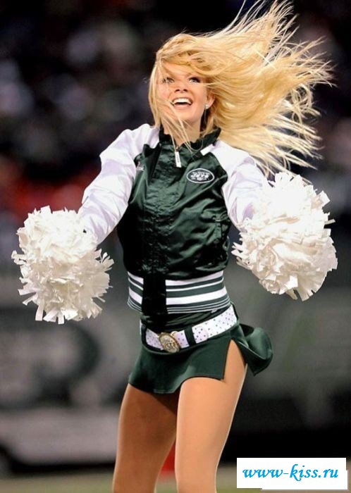 Обнажённые болельщицы классно искушают