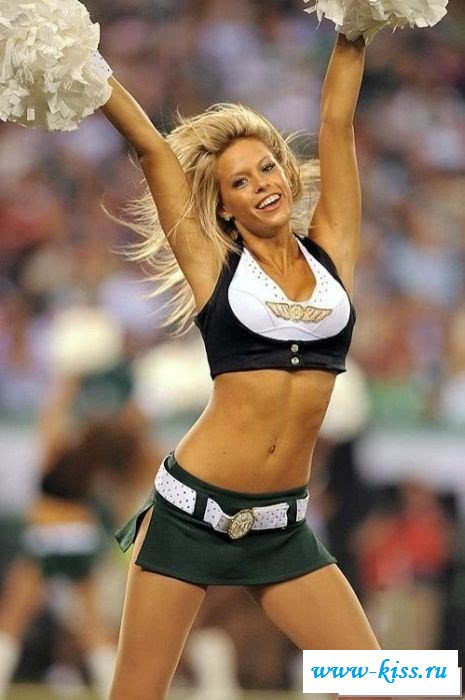 Обнажённые болельщицы классно искушают