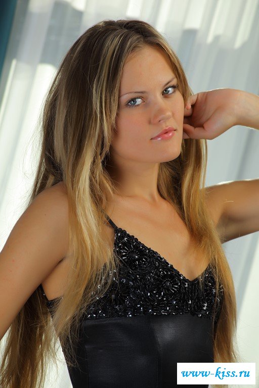 Незнакомка показала попку в эротике