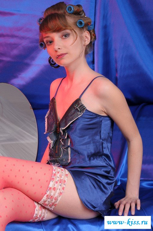 Эротика от привлекательной барышни без трусиков