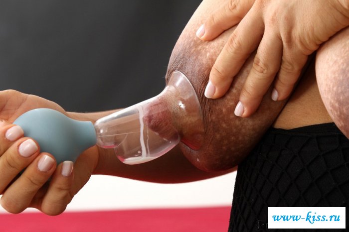 Обнаженная блядь в положении