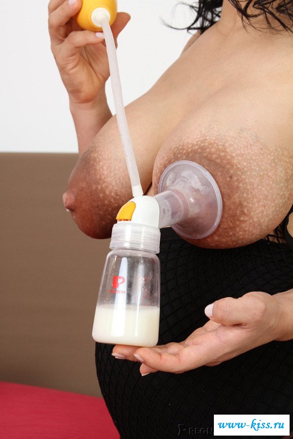 Обнаженная блядь в положении