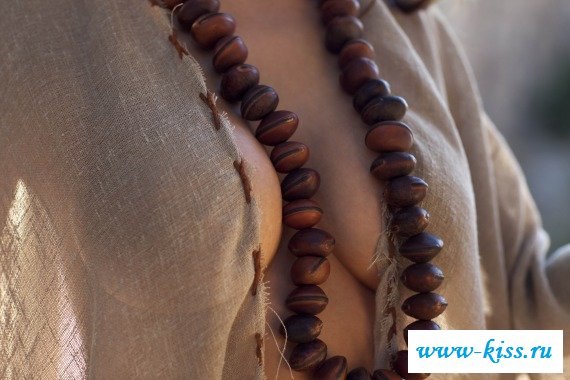 Грудастая леди раздета и обворожительна