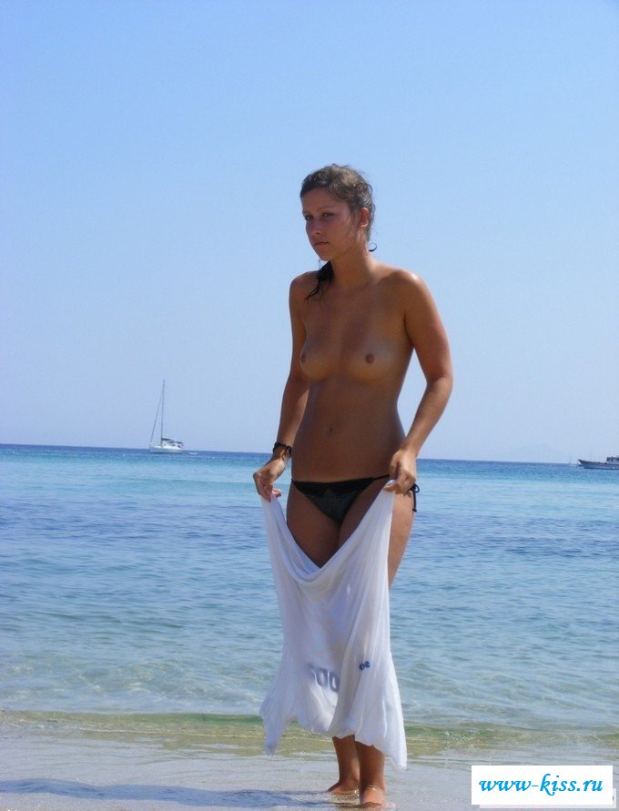 Сексапильная хулиганка на улице всегда раздетая