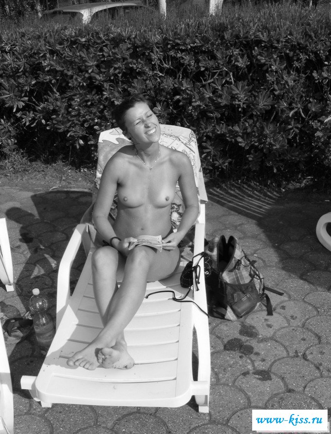 Сексапильная хулиганка на улице всегда раздетая