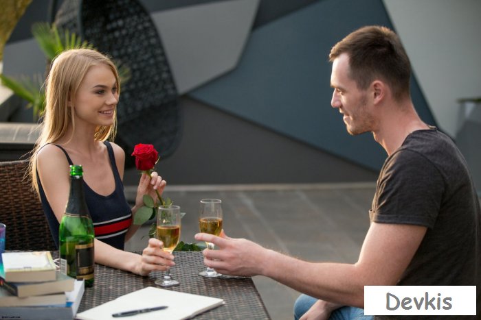 Трах с обнаженной девахой после первого свидания