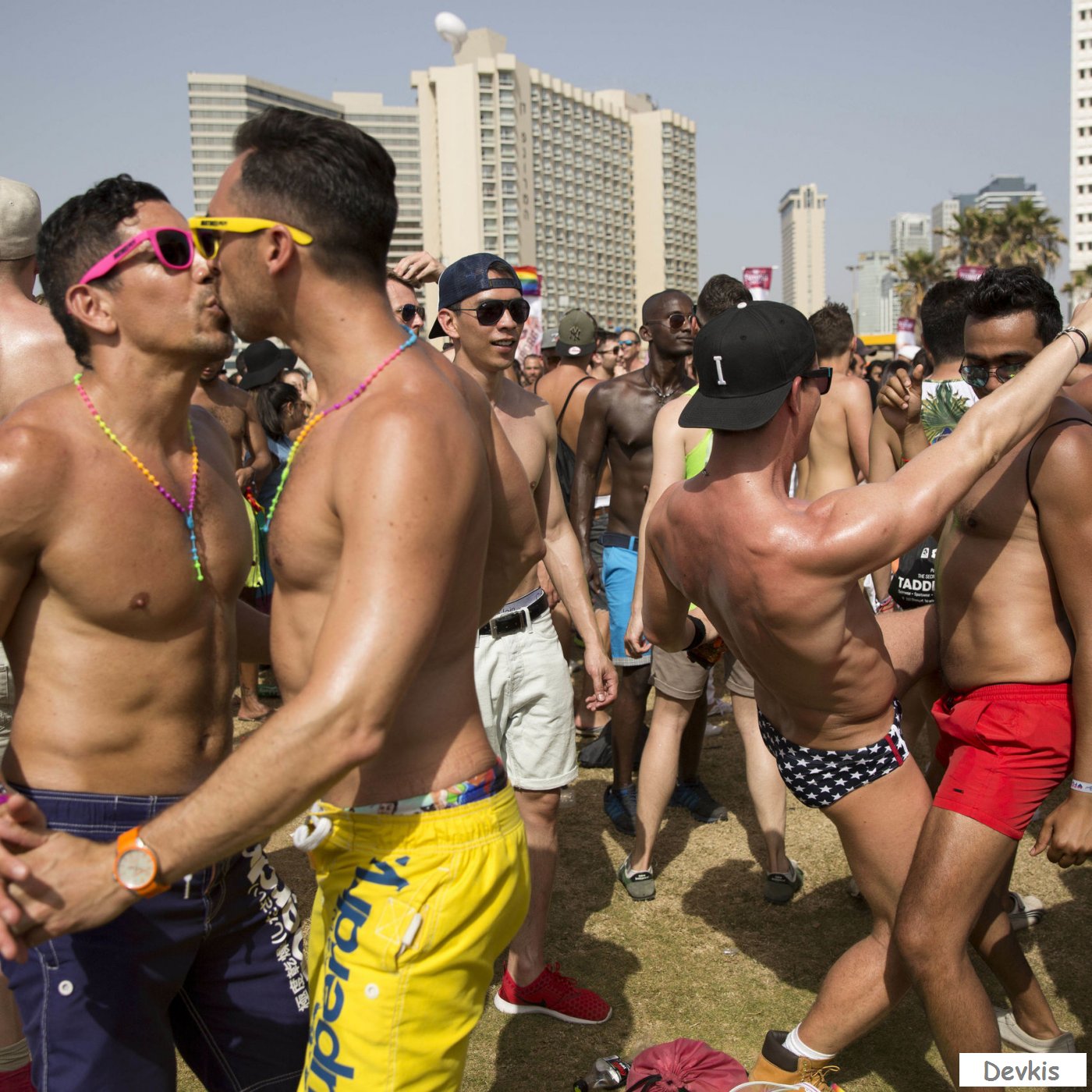 вечеринка геев смотреть онлайн фото 53