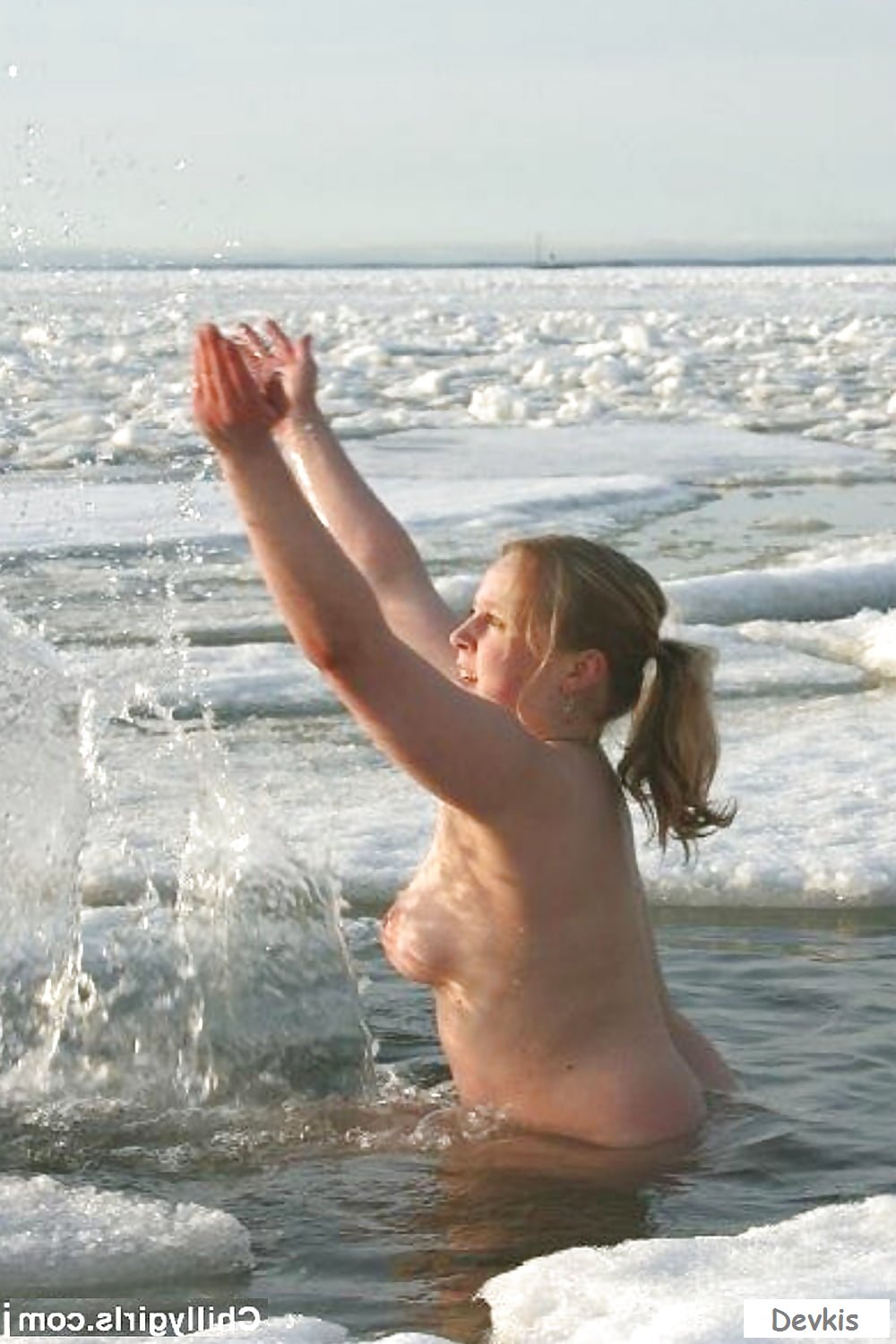 голая купается на крещение фото фото 117