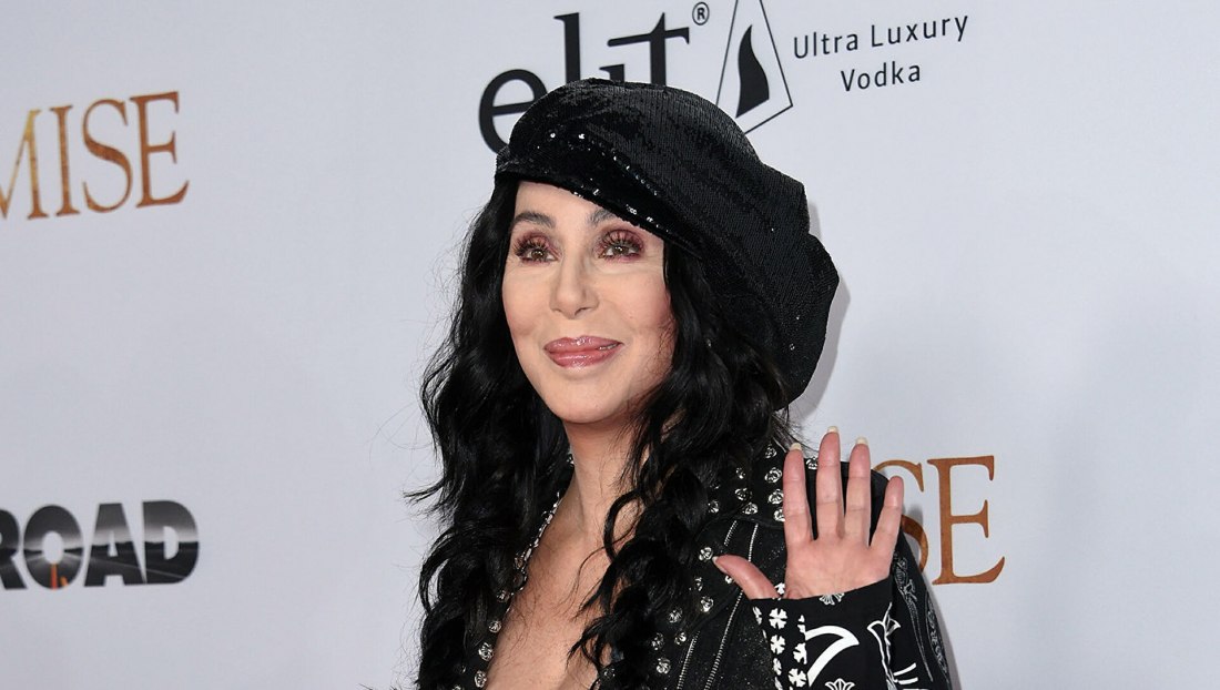 Шер в купальнике