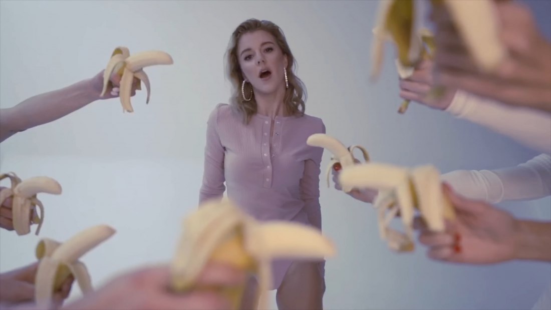 Юлианна Караулова голая