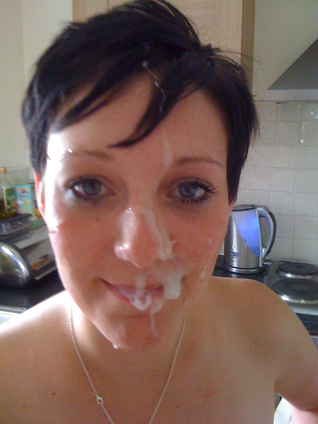 Кончил подружке на личико