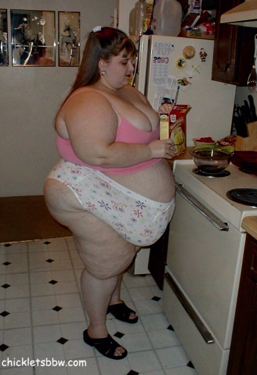 Это чья попа такая мягенькая