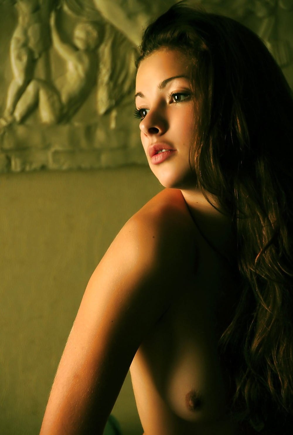 Алиса Тункевич топлесс