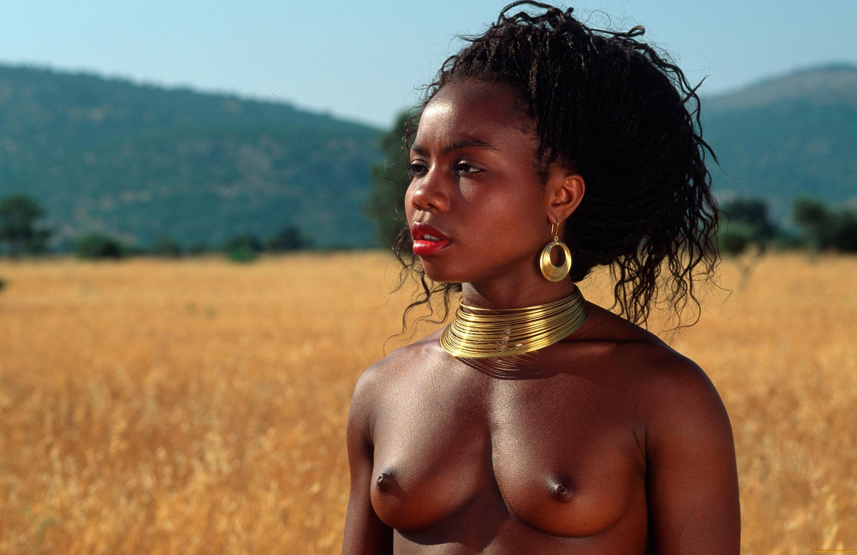 Голые сексуальные африканские женщины (77 фото)