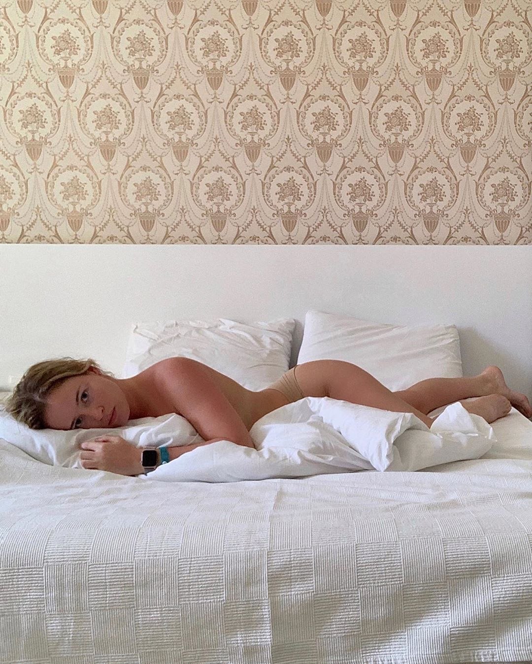 Гренц Полина горячая