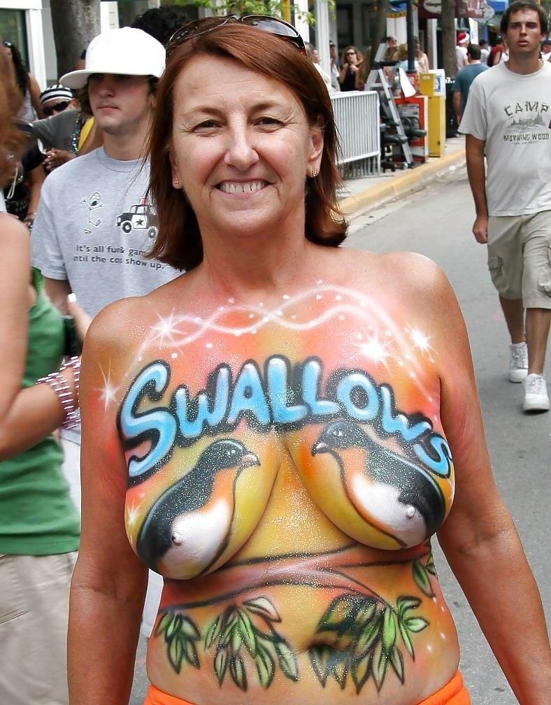 Бодиарт на женском теле