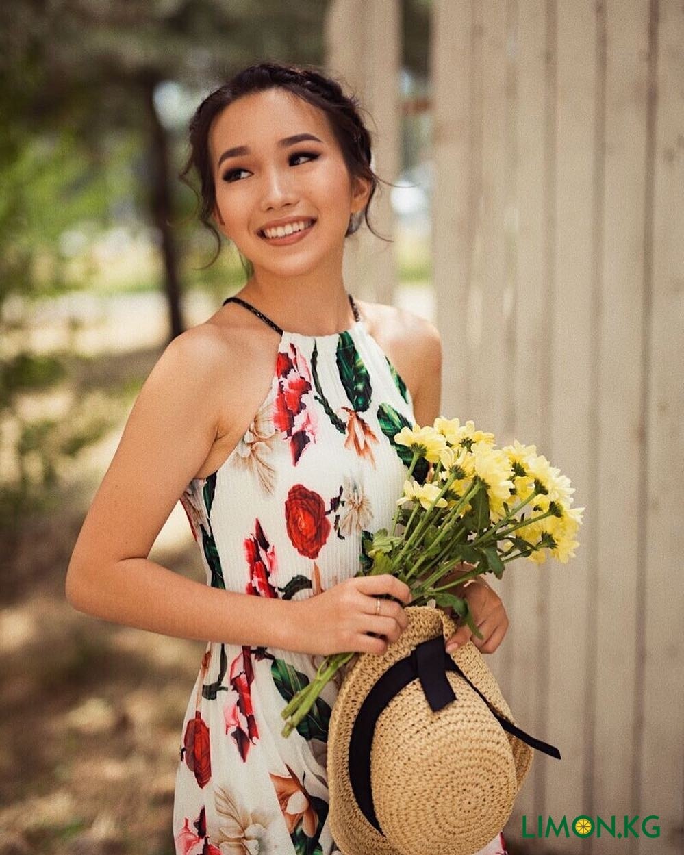 Ли Мун (li Moon) раздевается