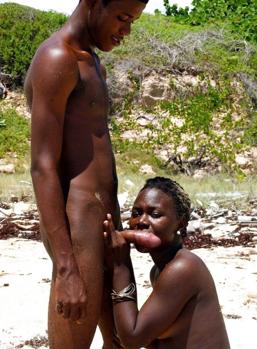 Групповуха с неграми на пляже