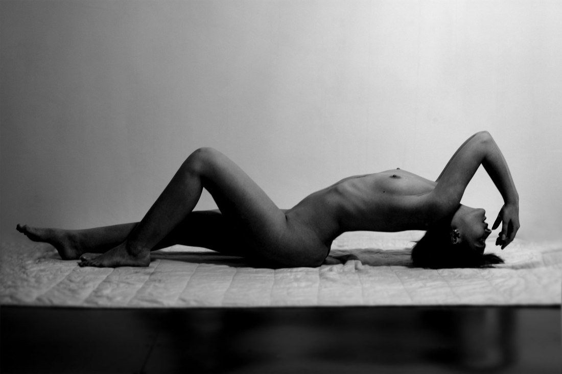 Девушка фотосессия ню сзади