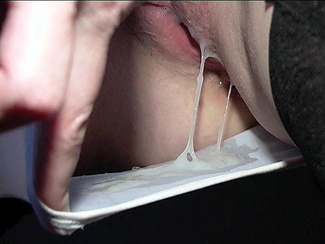 Кончил на трусики домашнее