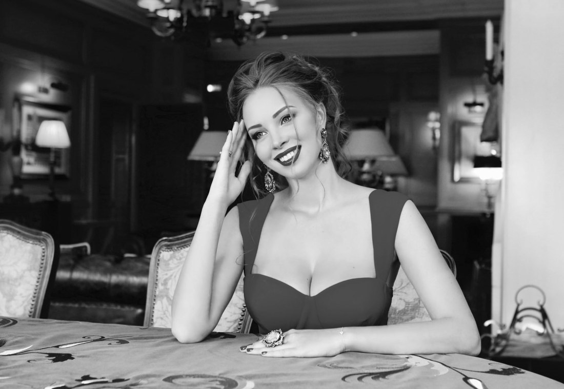 Жена Диброва Полина