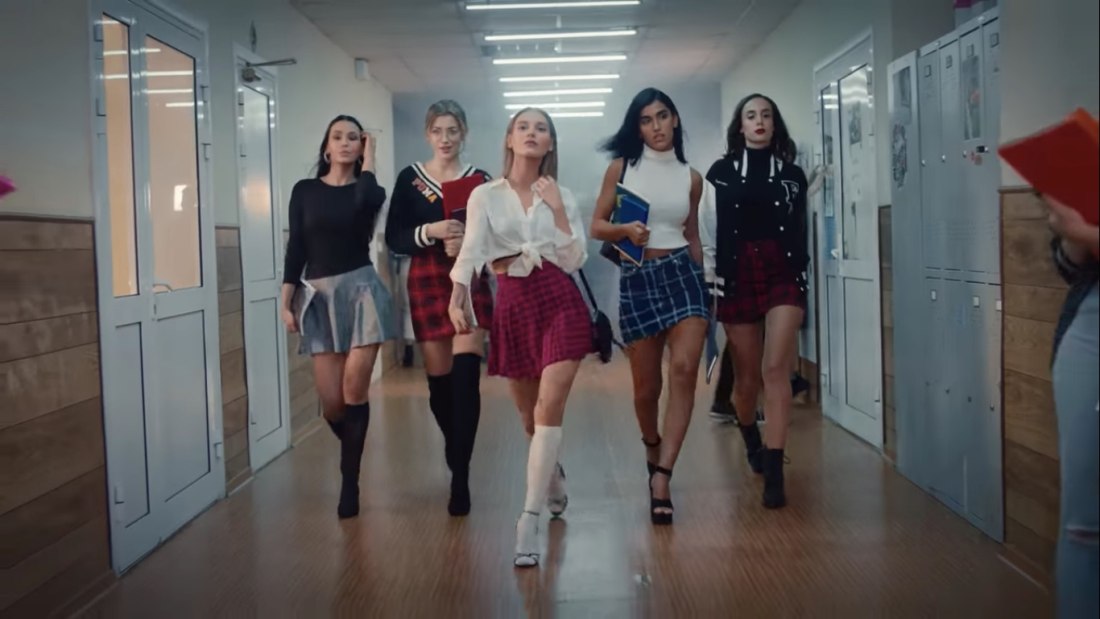 Кристина Асмус в клипе Егора