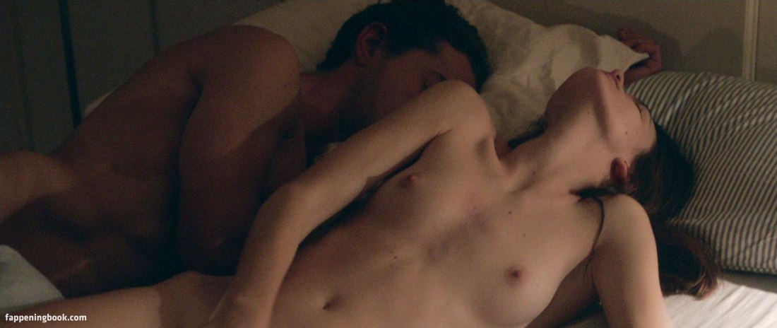 Стэйси Мартин постельные сцены