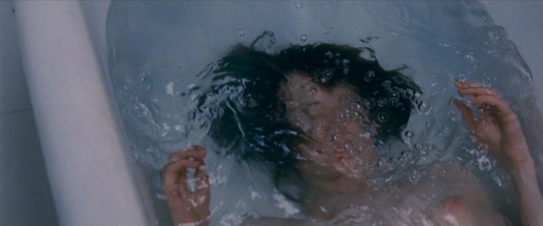 Андреа Райзборо голая в фильме