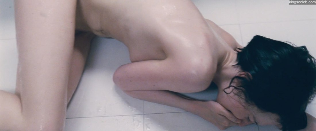 Андреа Райзборо топлес