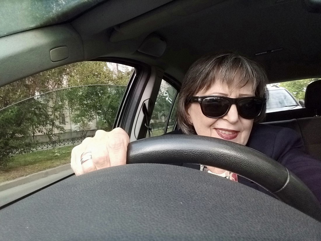 Мэвис Дракула щекотка