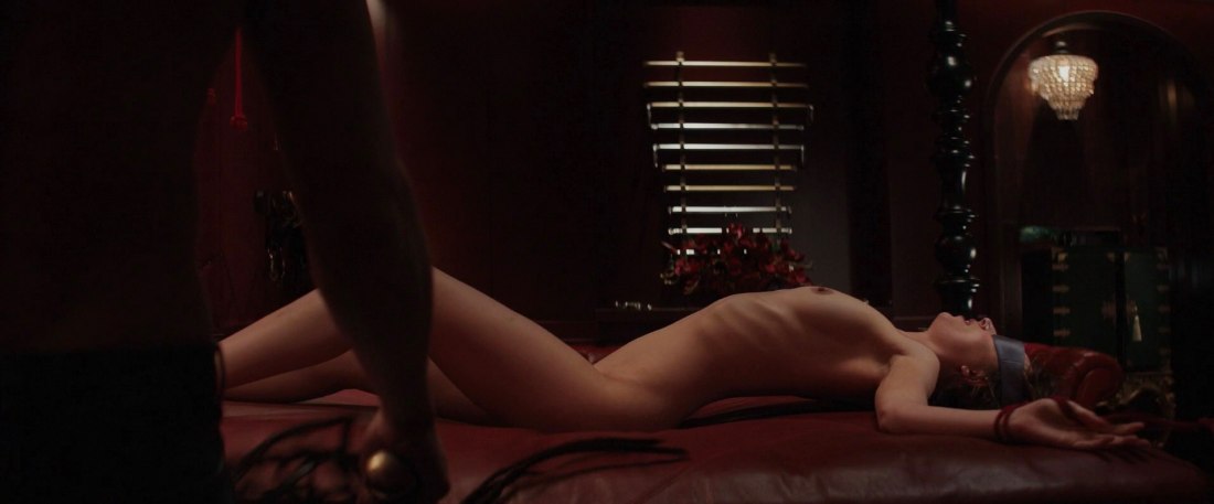 Дакота Джонсон в фильме 50 оттенков голая