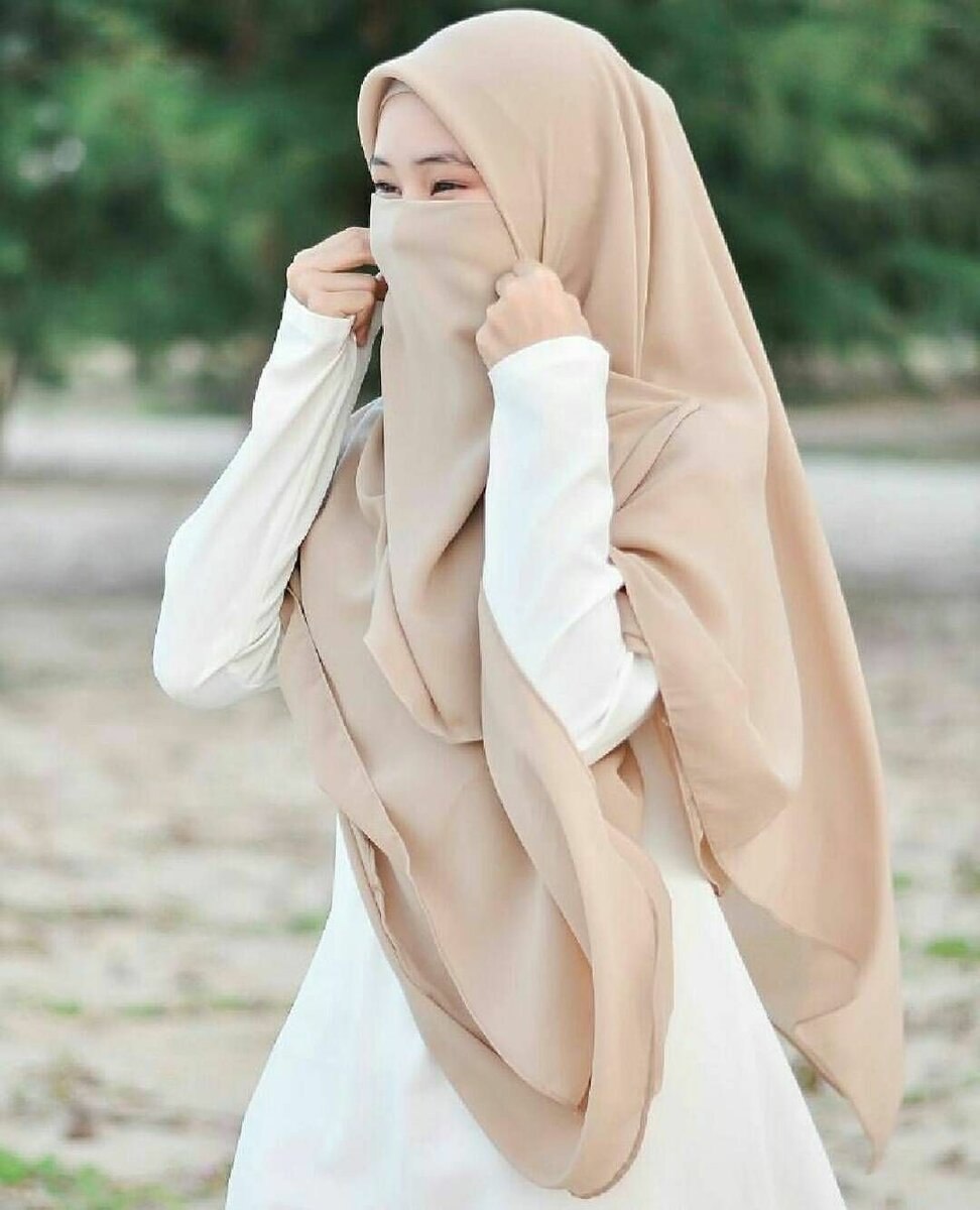 Elena Vega хиджаб