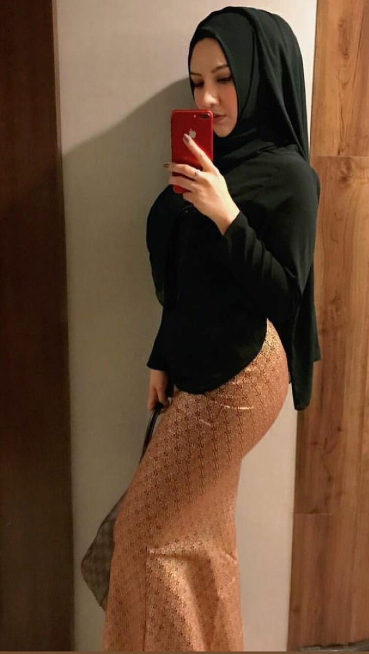 Сабрина Аминова в хиджабе